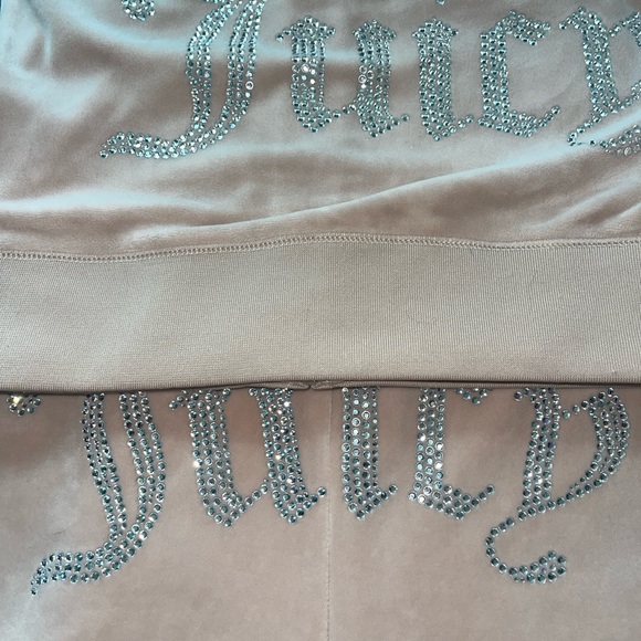 Juicy Couture beige tracksuit worn once small top small bottoms - Picture 3 of 8